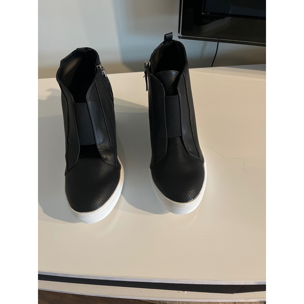 MIA Black Perforated Wedge Sneakers High Top Ankle Booties Side Zip Size 7.5